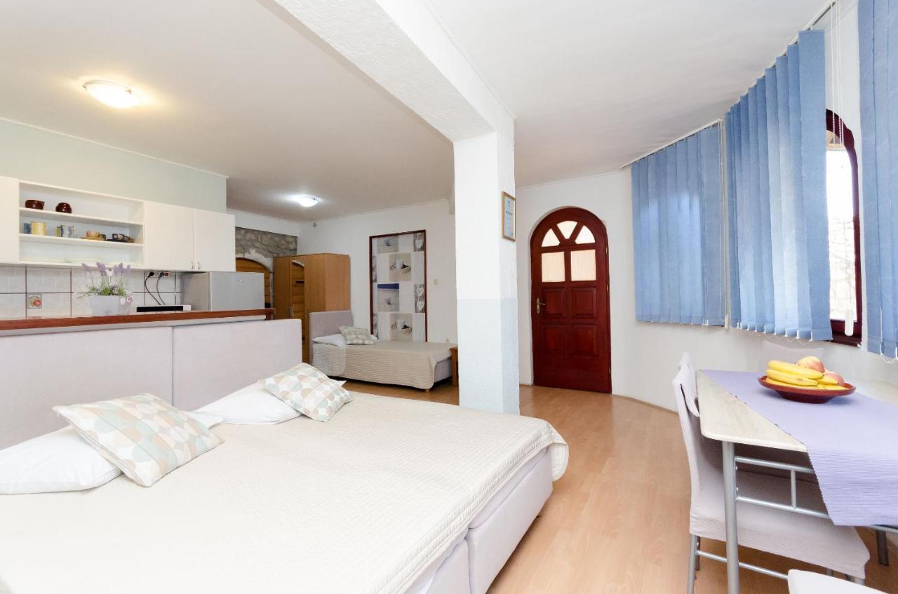 Apartment Goran Novi Vinodolski Buitenkant foto