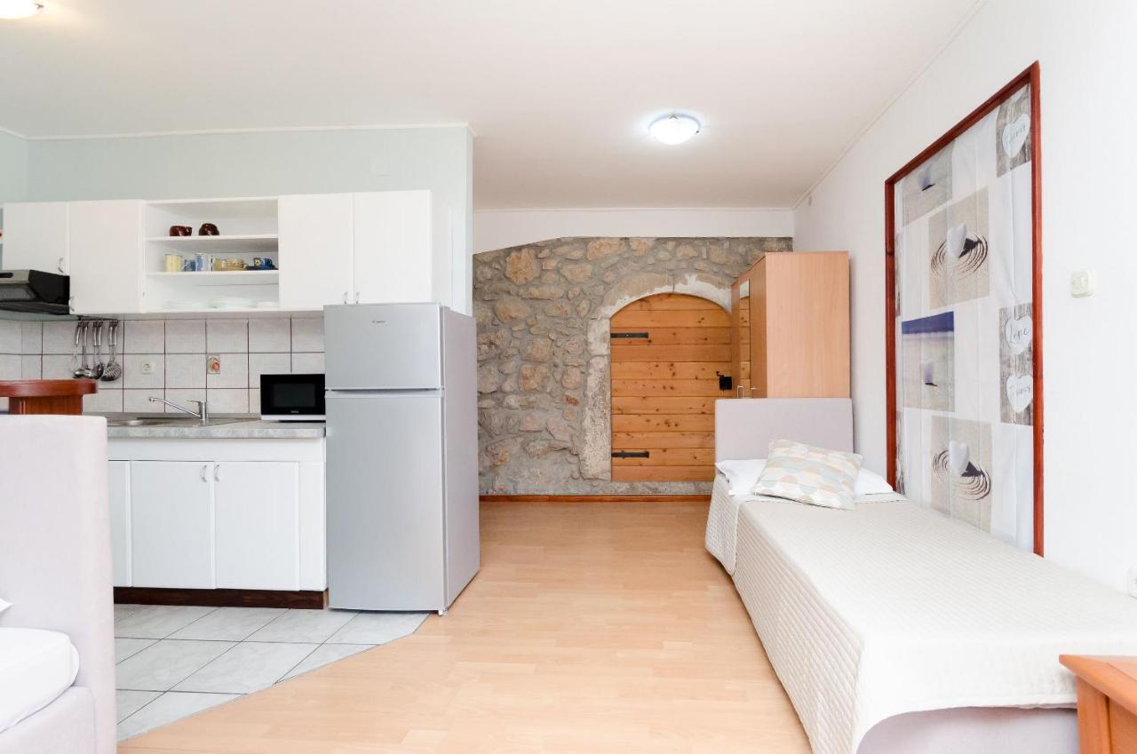 Apartment Goran Novi Vinodolski Buitenkant foto